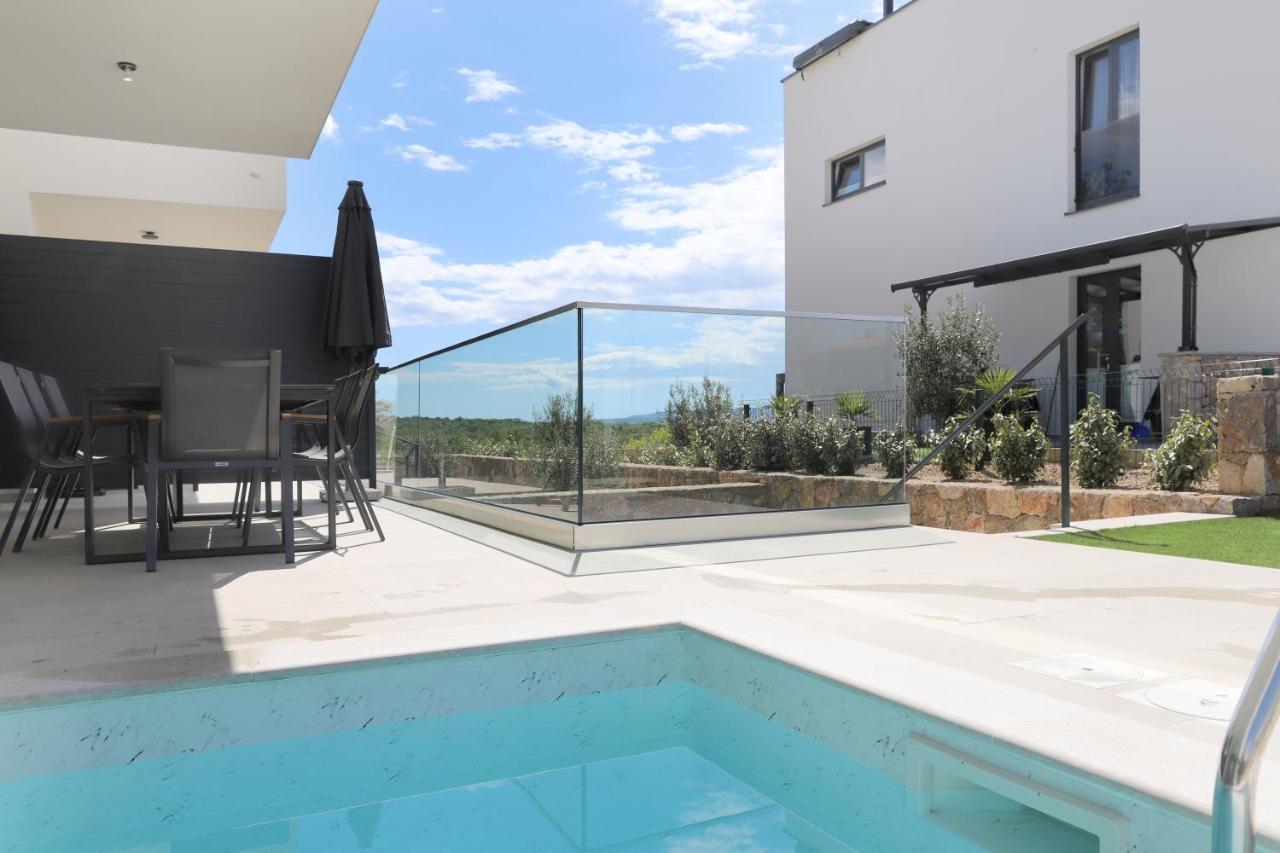 Brand New Apartment With Private Pool Njivice Exteriér fotografie