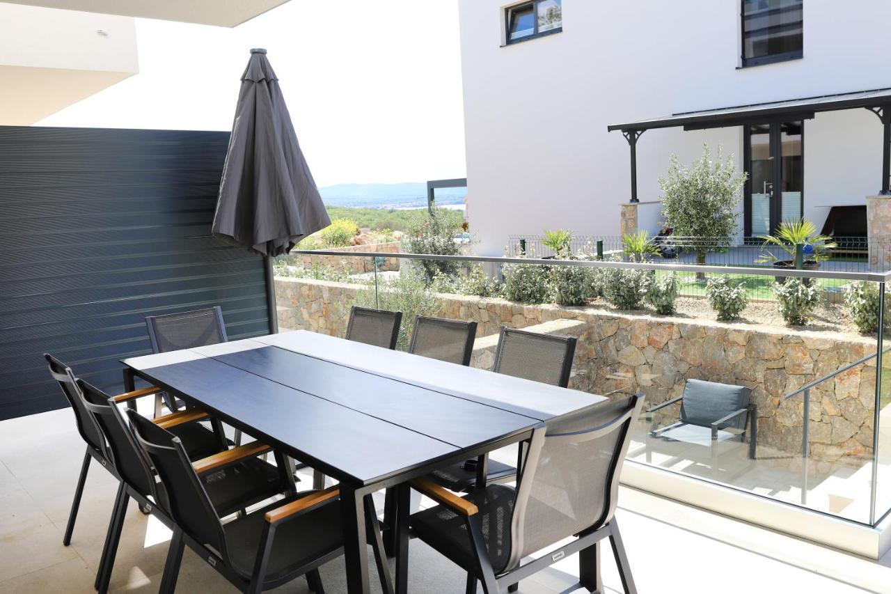 Brand New Apartment With Private Pool Njivice Exteriér fotografie